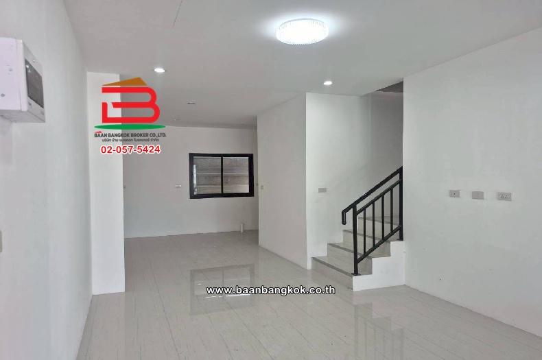 ทาวน์เฮาส์ หมู่บ้าน บ้านสวนปาริชาติ เนื้อที่ 19 ตร.ว ใกล้สถานีรถไฟฟ้าคลองบางไผ่ ตำบลเสาธงหิน อำเภอบางใหญ่ นนทบุรี 3