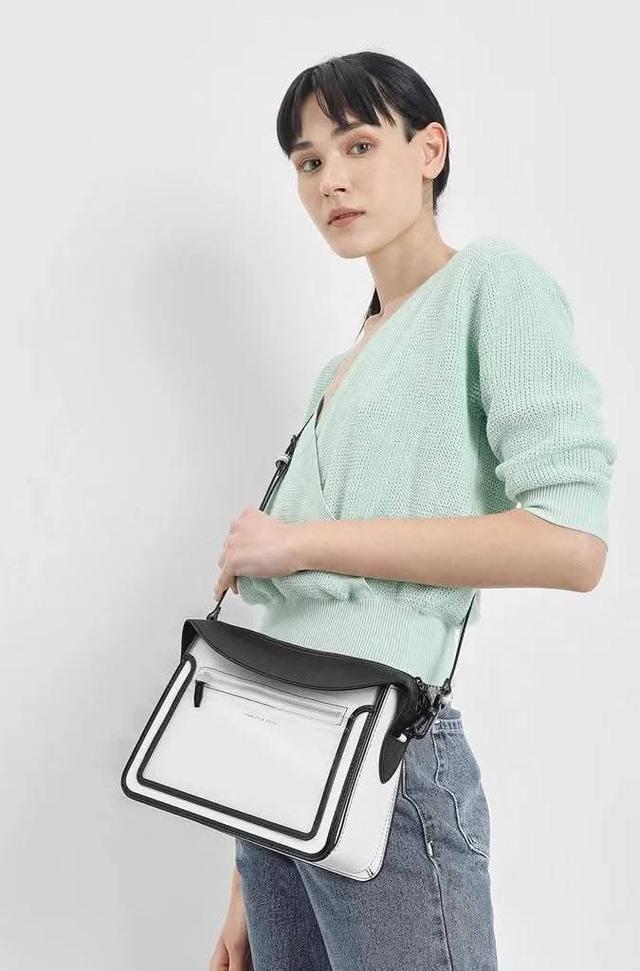 กระเป๋าสะพายข้าง Charles & Keith รูปย่อยที่ 3