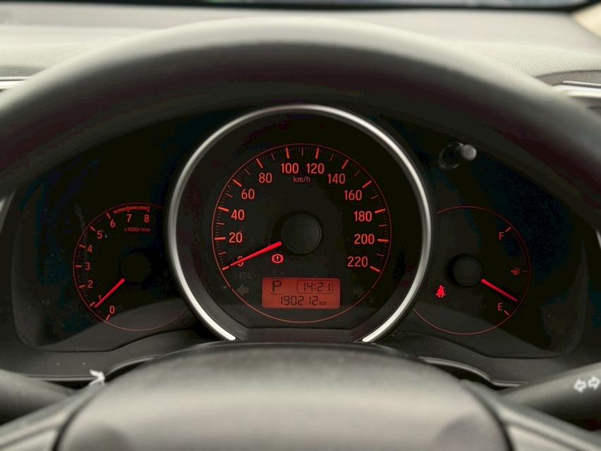 HONDA  JAZZ GK 1.5 S (MNC) Y2018 สีขาว ออโต้  14