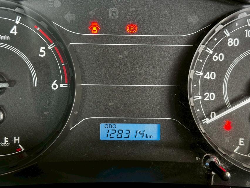 มือเดียว Toyota Revo Cab 2.4Entry ฟรีดาวน์ 13