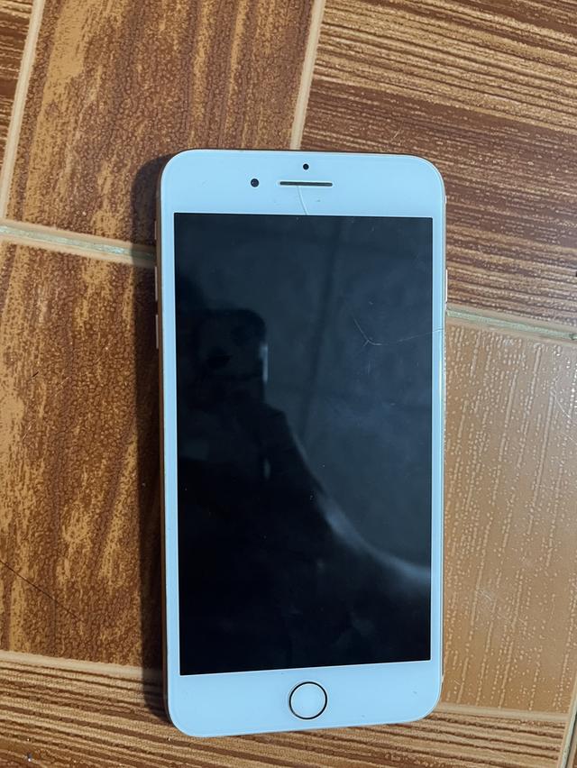 iPhone 8 p มือสอง