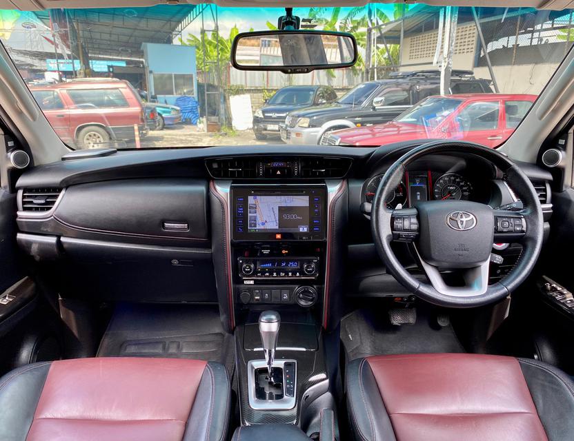 2016 TOYOTA FORTUNER 2.8 TRD SPORTIVO 4WD 1