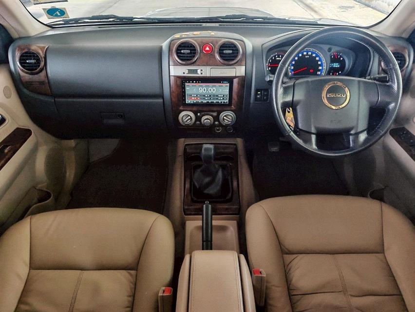 ISUZU MU-7  (3.0) 6