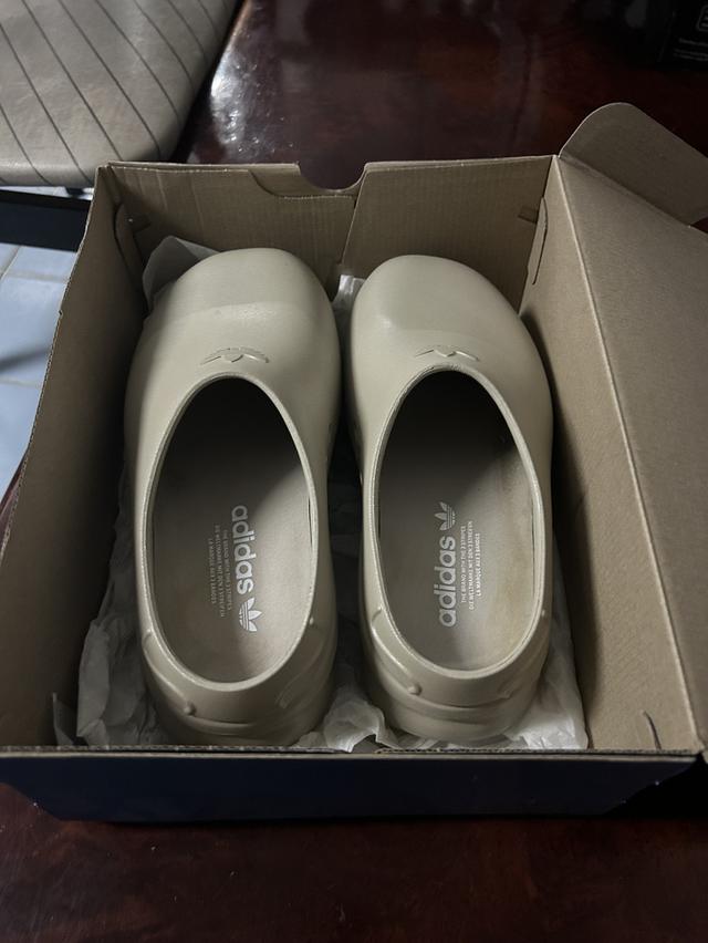 รองเท้า Adidas มือสอง ไซส์ 39