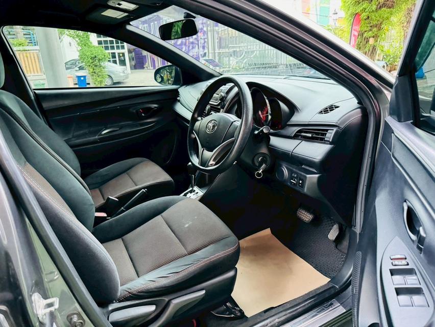 2014 Toyota YARIS 1.2 E Hatchback 10