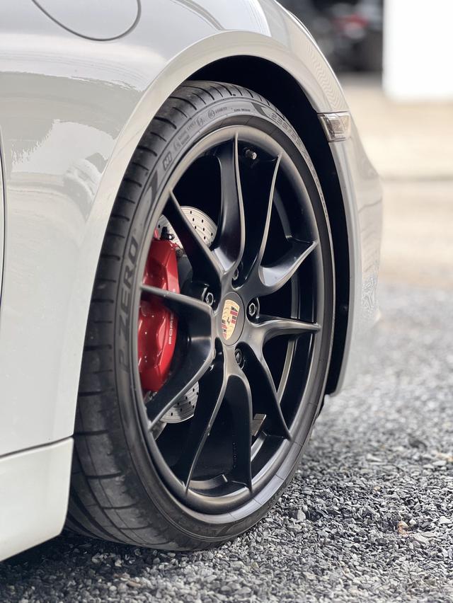 Porsche 981 Cayman 9