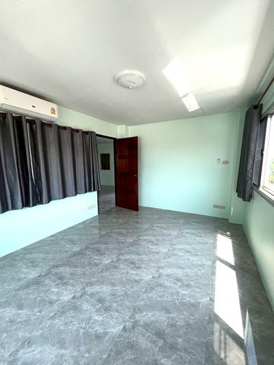 ขายโฮมออฟฟิศ 3 ชั้น 75 ตรว. ฟีนิกซ์ ปาร์ค ซอย 2 (ซ.ไอยรา 28) ต.คลองสอง อ.คลองหลวง จ.ปทุมธานี ราคา 6,800,000 บาท 12