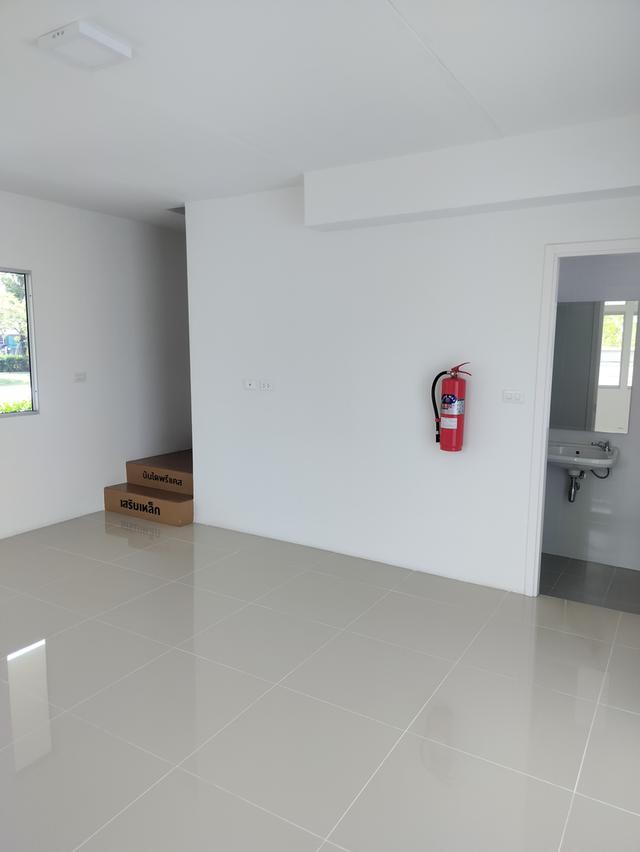 หมู่บ้านจัดสรร อสังหาริมทรัพย์ 5