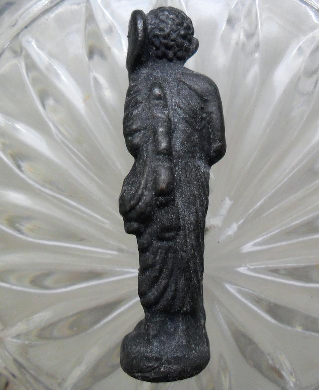 เหรียญนั่งพานหลวงพ่อเกษมเขมโกค่ะ 10