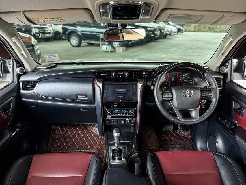 รหัสรถ WRT4613 2018 TOYOTA FORTUNER, 2.8 TRD SPORTIVO 4WD  7