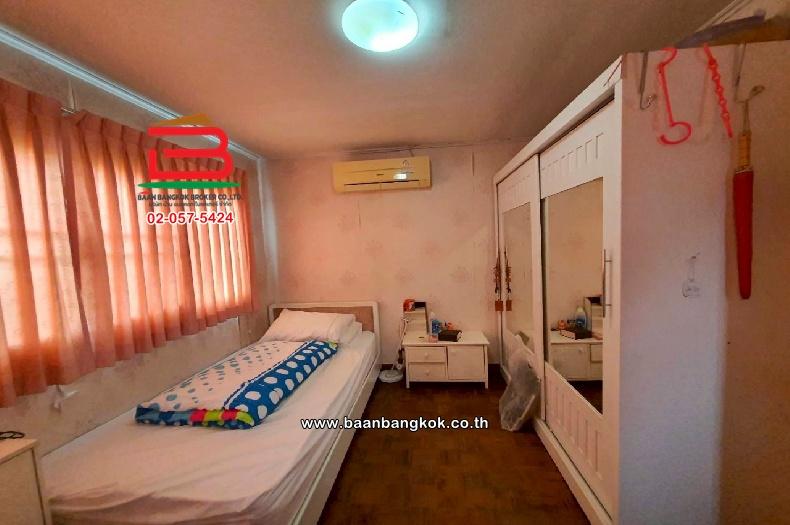 บ้านเดี่ยว หมู่บ้านเมืองเอก โครงการ 3 เนื้อที่ 89 ตร.ว ซอยพหลโยธิน 87,ซอยเอกรัตน์ 11 ตำบลหลักหก อำเภอเมืองปทุมธานี ปทุมธานี 10