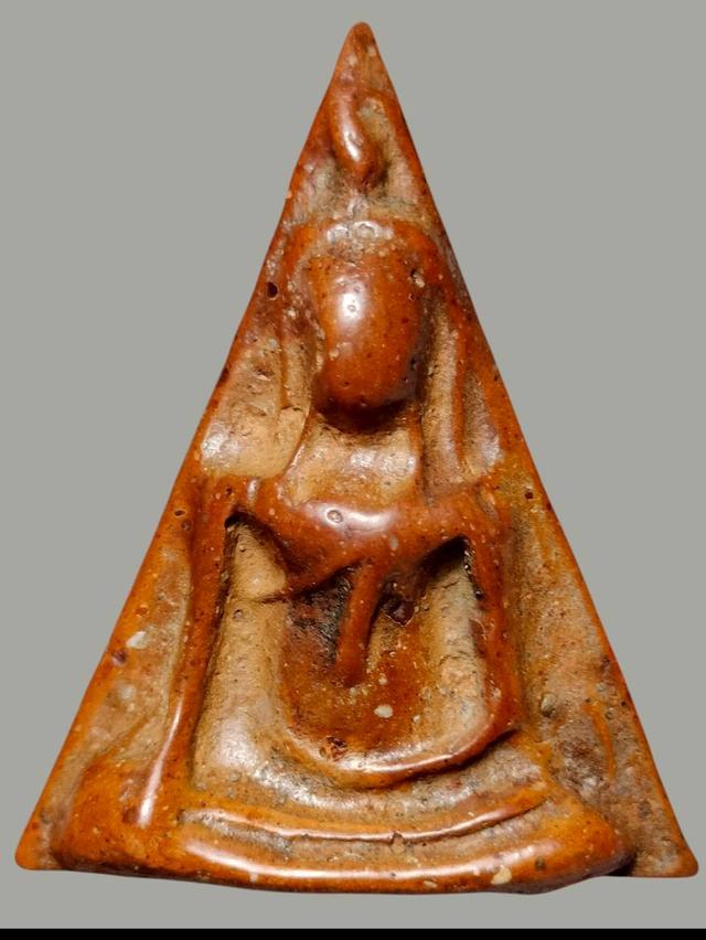 พระนางพญา เปิดให้เข่าบูชาจ้า