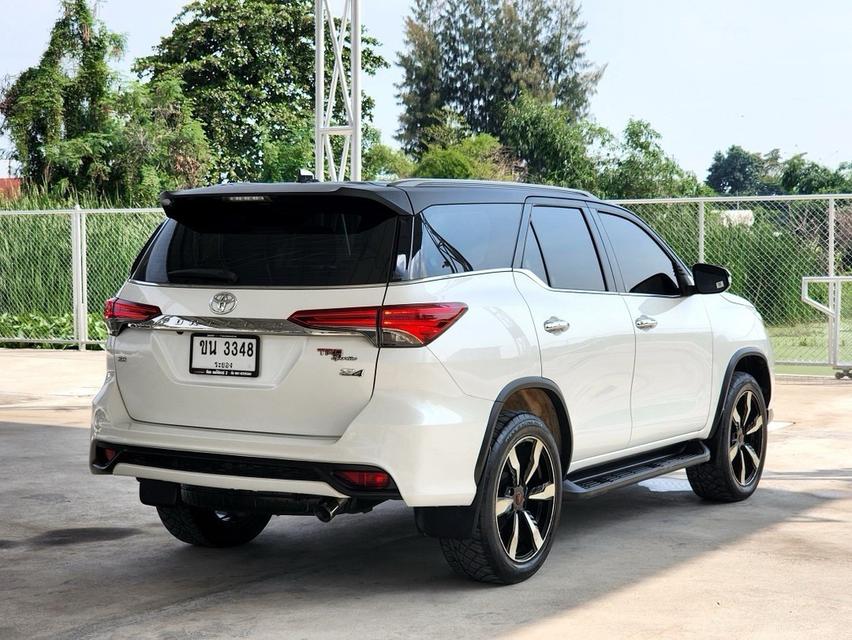 TOYOTA Fortuner TRD Sportivo 2.8 [4x4] Blacktop ปี 2017  4