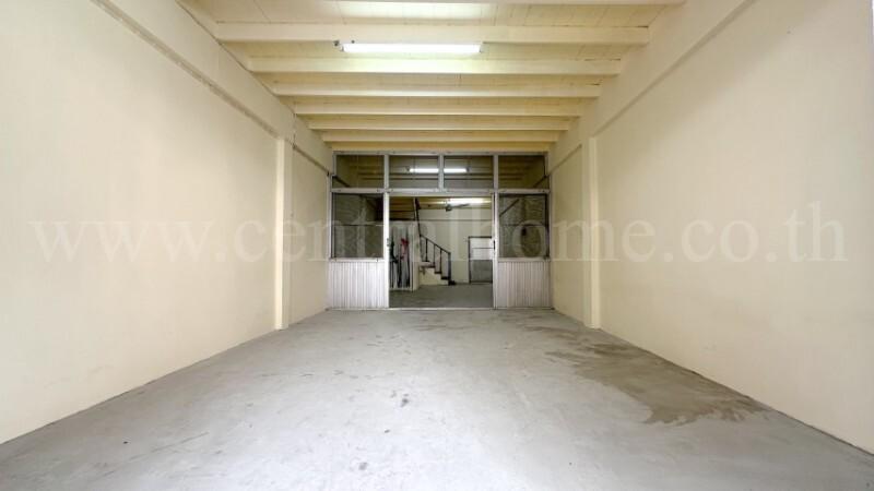 ทาวน์เฮ้าส์ 3 ชั้น ซอย กรุงเทพ - นนทบุรี 23 (จันทร์เกษม) ราคาถูกมาก 3