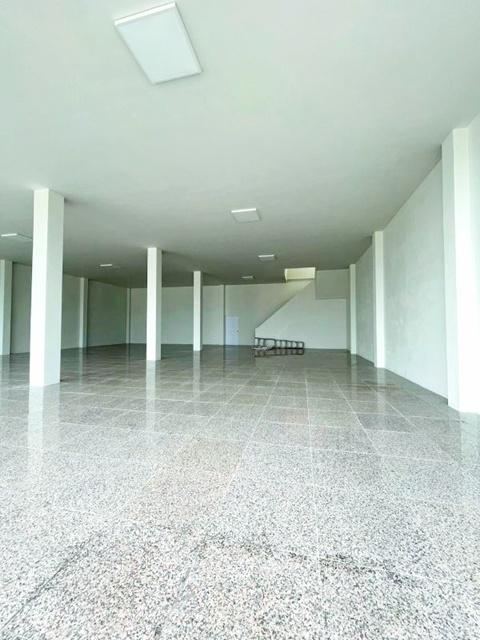 พร้อมลานจอดรถกว้าง ให้เช่าสำนักงาน 3 ชั้น 32ตร.วา. 362 ตร.ม. ถ.พุทธมณฑลสาย 2-กาญจนาภิเษก เดอะพาซิโอ พาร์ค 1.4 กม. คุณพ้ง 4