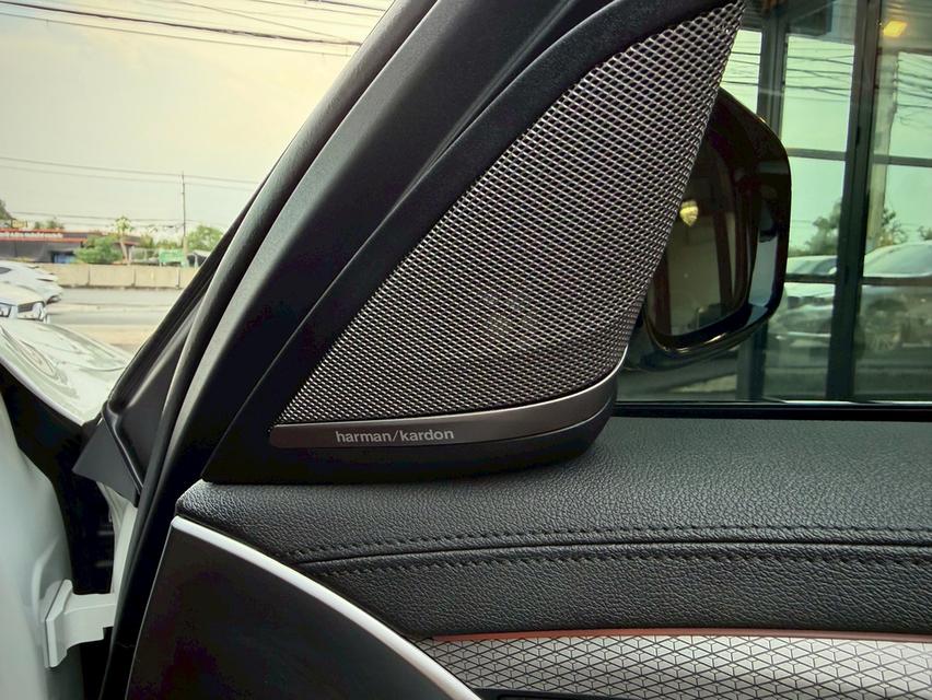 2019 BMW 530e M-Sport ( G30 ) รูปที่ 8