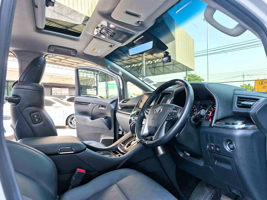 Toyota Alphard 2.5SC ปี22 9