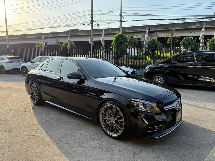 Mercedes-Benz C43 AMG (4ประตู) สีดำ ตัวรถปี 2019 ออกจากศูนย์ปี 2021  