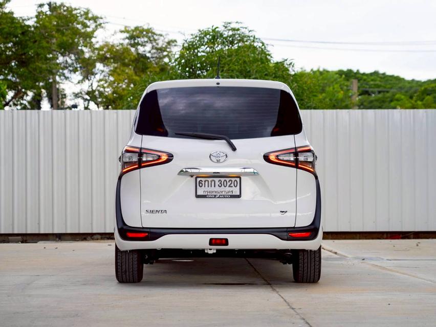 TOYOTA SIENTA 1.5V ปีจด 2017  3