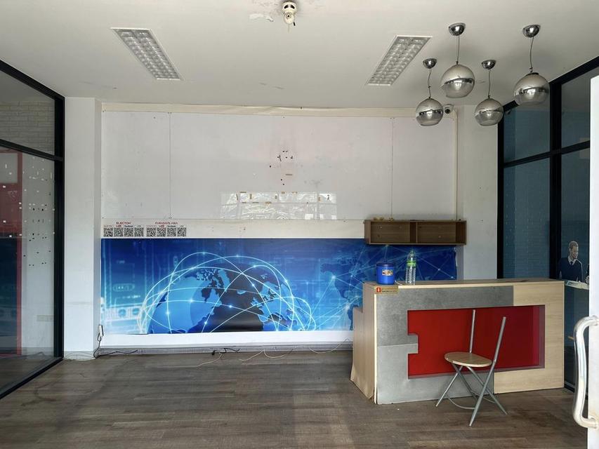 ให้เช่าโรงงานพร้อมออฟฟิศ 3 ชั้น กระทุ่มแบน สมุทรสาคร 850 ตร.ม. ใกล้พุทธมณฑลสาย 4 พร้อมเข้าใช้งาน 5