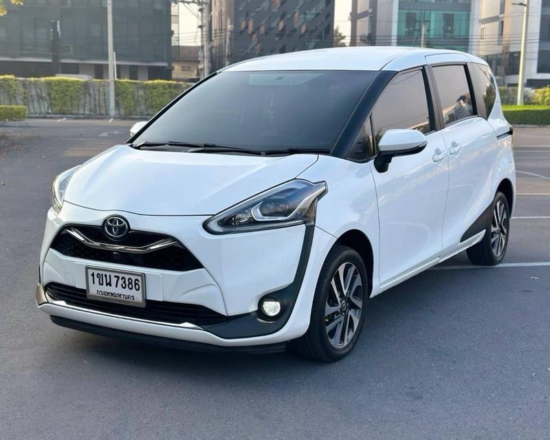 รหัส QT7386 TOYOTA SIENTA 1.5 V เกียร์ Auto สีขาว ปี 2020 จด 2020 แท้  4