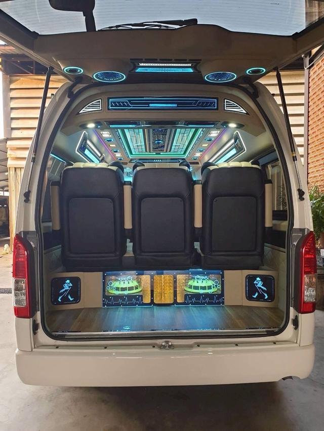 Toyota commuter 2017 10