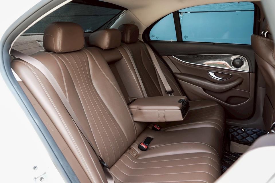 Mercedes-Benz E350e 2.0 Exclusive W213 AT 2018 รูปที่ 11
