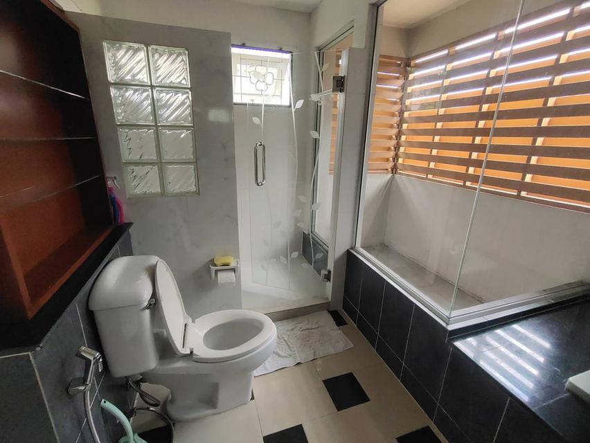 ให้เช่าบ้านเดี่ยว 2ชั้นเนื้อที่ 60ตร.ว พื้นที่ใช้สอย 200ตร.ม 3ห้องนอน 3ห้องน้ำ เฟอร์ครบ ถนนเฉลิมพระเกียรติ ร.9 สวนหลวง ร.9  ราคาเช่า 35,000 บ/ด 20