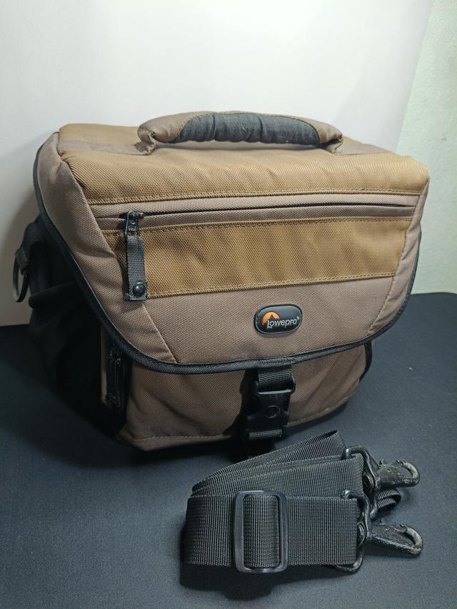 กระเป๋ากล้องสะพายข้าง Lowepro รุ่น Nova 180 AW กันน้ำ กันกระแทก รูปย่อยที่ 2