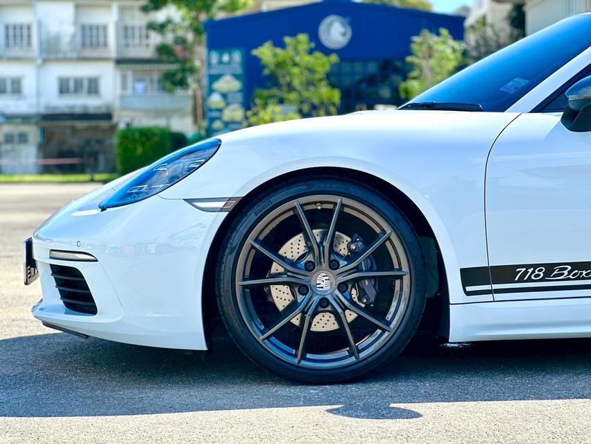 Porsche 718 BOXSTER T 16