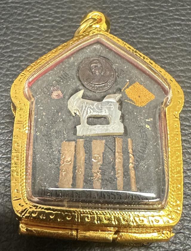 พระผงขุนแผนพรายกุมาร หลวงพ่อคูณ