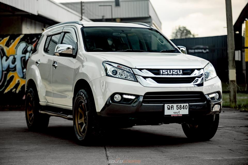 Isuzu MU-X 3.0Dvd 4wd ปี15
