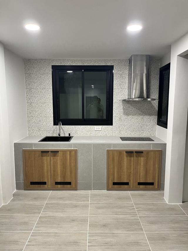 [For Sale] Townhome 2-Storey, Renovated, Near Paradise Mall, Srinakarin 3