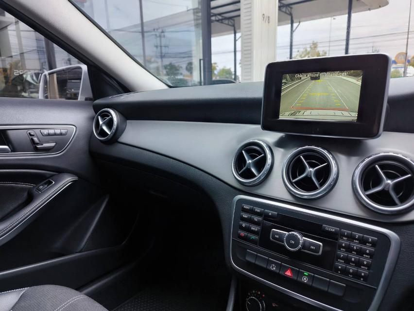 รหัสรถ KPV36512015 Mercedes-Benz GLA-Class 1.6 GLA200 SUV ผ่อนเริ่มต้น 12,000 บาท 12