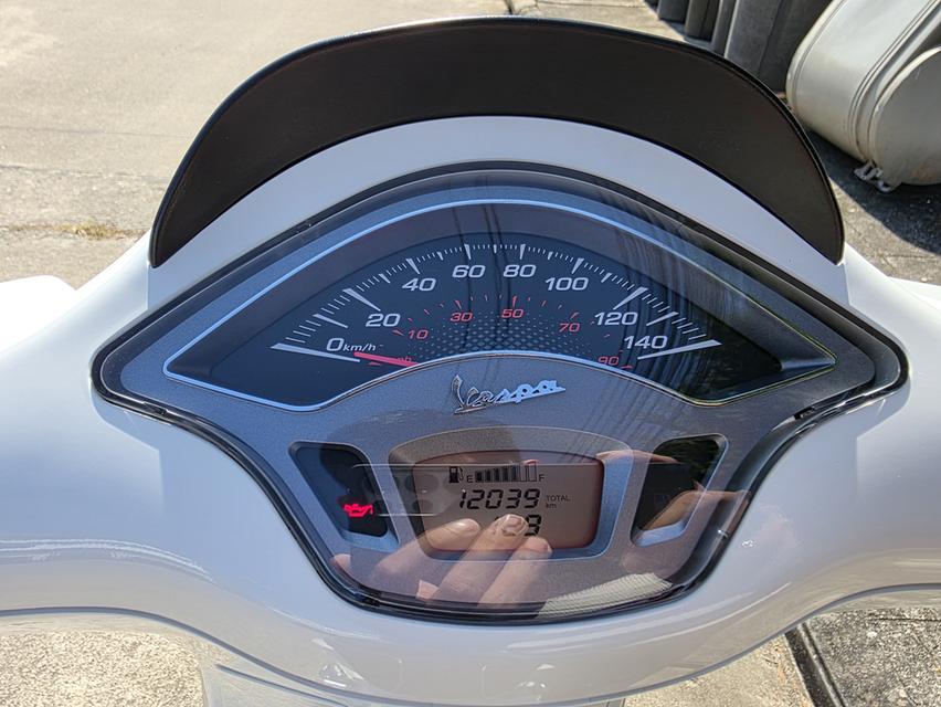 Vespa sprint 150 ปี 2023 19