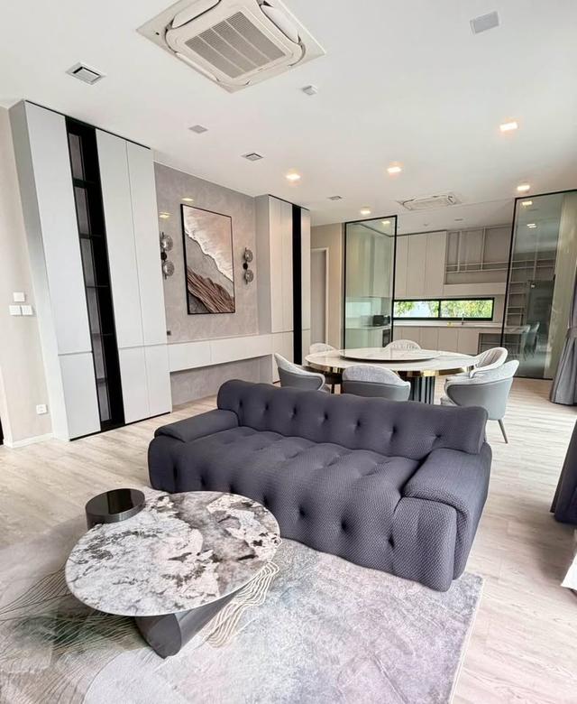 ให้เช่าบ้านเดี่ยวหรู | VIVE 2 กรุงเทพกรีฑา | ใกล้โรงเรียนนานาชาติ  บ้านเดี่ยวระดับ Luxury ในโครงการ VIVE 2 กรุงเทพกรีฑา โครงการส่วนตัว 3