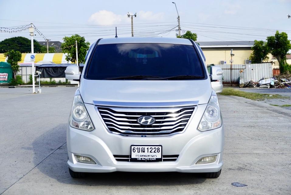 Hyundai Grand starex 2.5 Vip 7 ที่นั่งเครื่องยนต์: ดีเซล เกียร์: ออโต้  ปี : 2011 สี: เทา 2