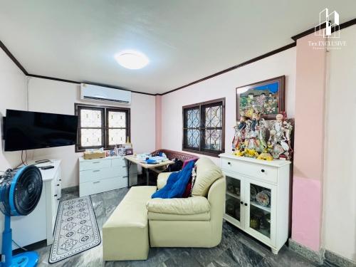 ขายบ้านเดี่ยว 2 ชั้น หมู่บ้านพงษ์ศิริชัย 3 ติดถนนบรมราชชนนี เข้าเมืองสะดวก 11