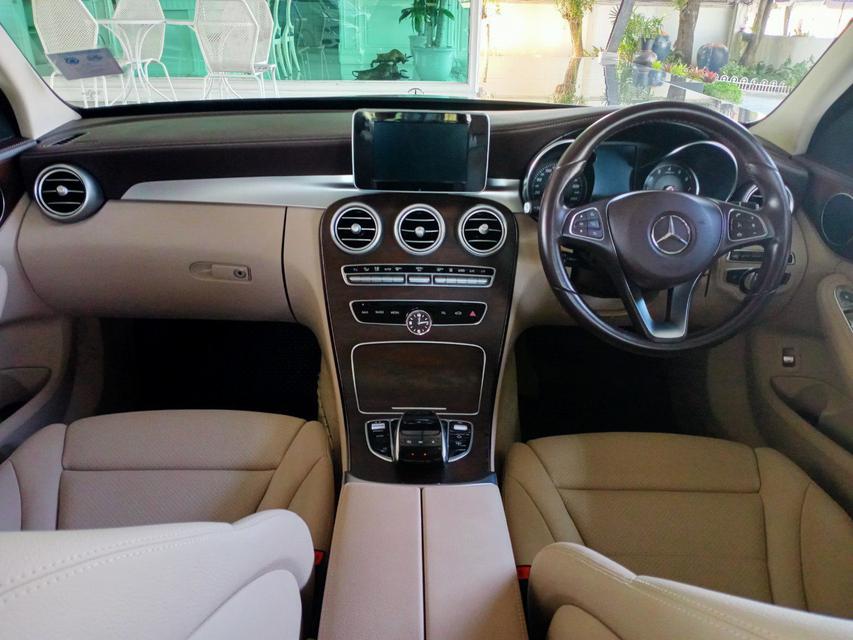 Benz C350e Exclusive 2017 4