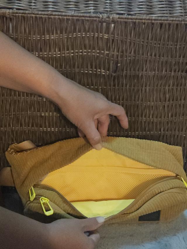 กระเป๋าคาดอกลูกฟูก adidas [แท้] 4