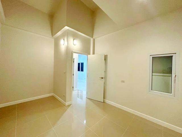 ให้เช่าบ้านเดี่ยวมินิมอลชั้นเดียว 27 ตร.วา.2 นอน 1 น้ำ ปั๊มน้ำมันพีที สามพราน4 1.7 กม.พร้อมเฟอร์ฯครบ ซ.ไร่ขิง 34-38 ตลาด 6