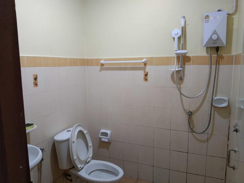 ทาวเฮ้าส์ชั้นเดียว 21 ตรว. หมู่บ้านโชติกา ซอย 5 ต.หนองกะขะ อ.พานทอง จ.ชลบุรี 6