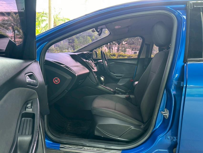 Ford Focus 1.6 Trend Hatchback AT ปี 2013 16