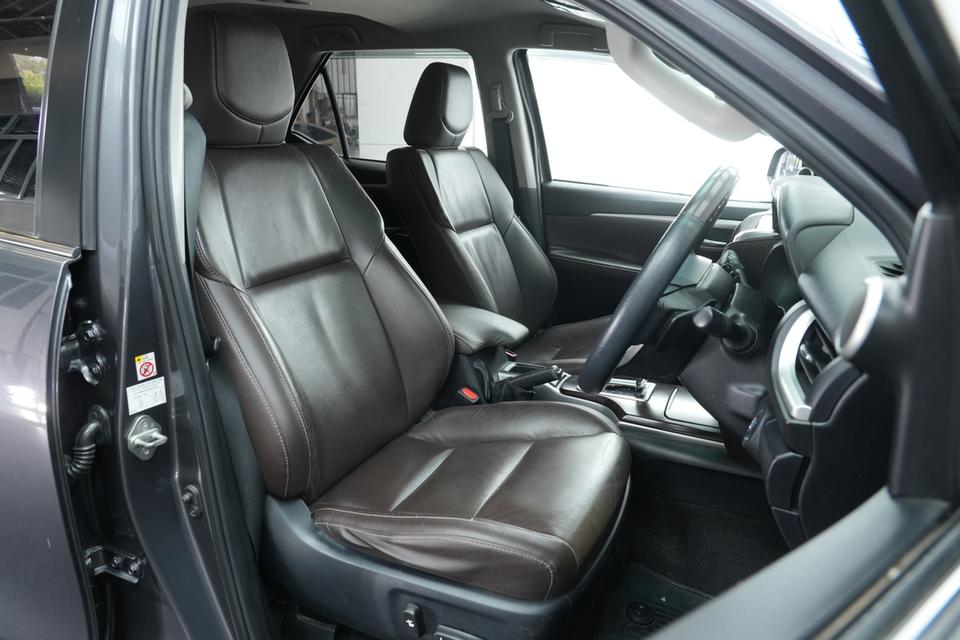 2016 TOYOTA FORTUNER 2.4 V 4WD SUV สีเทา ไมล์ 87553 กม. 15