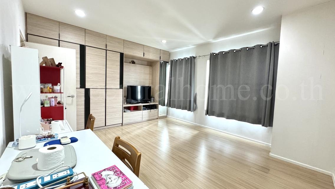 ทาวน์โฮม 3 ชั้น บ้านกลางเมือง รัชดา - วงศ์สว่าง หลังริม  11