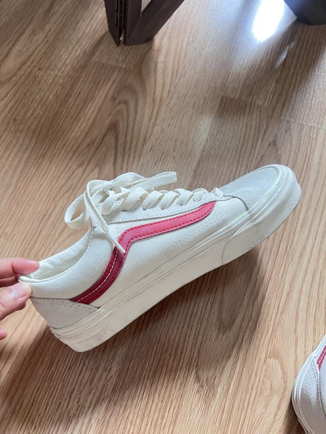 รองเท้า Vans