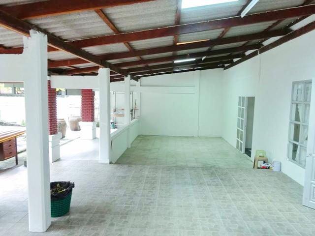 ถ.สิรินธร ให้เช่าบ้าน2 ชั้น หลังใหญ่ 5นอน MRTบางยี่ขัน 2กม. ตั้งฮั่วเส็ง 750 ม.127ตร.วา.380 ตร.ม. รีโนเวทใหม่ 3น้ำ บางพล 7