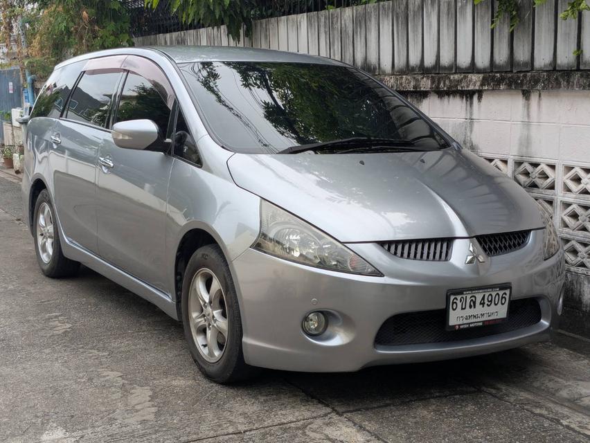 mitsubishi space wagon