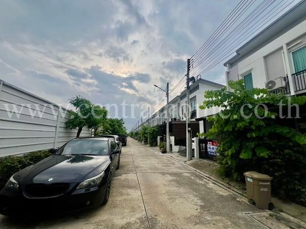 ทาวน์โฮม ฟอร์เร่ ลำลูกกา คลอง 5 หลังมุม หน้าบ้านไม่ชนกับหลังอื่น 16