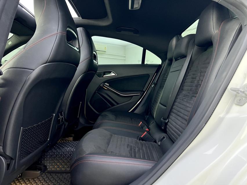 Mercedes-Benz CLA250 AMG Dynamic 2017 11